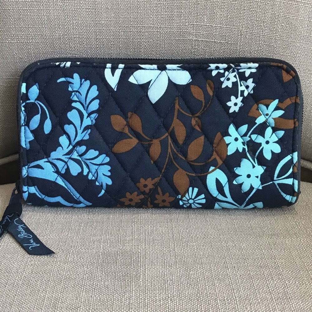 🎉HP🎉VeraBradley zip accordion wallet/wristlet